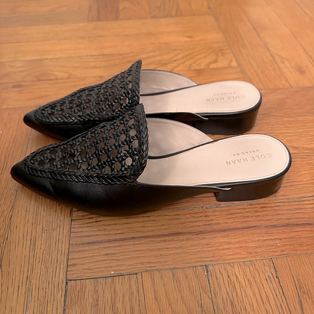 Coke Haan Payson Weave Mule, size 9